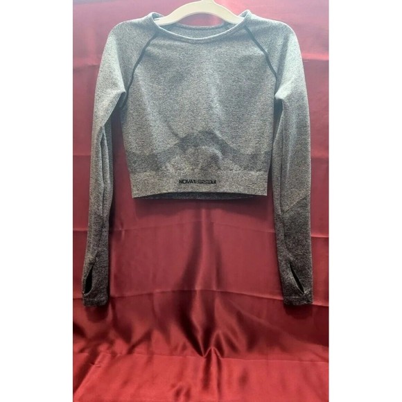 Nova Sport Gray Black Active wear Crop Top Medium Racerback Athletic thumb holes - Picture 2 of 3